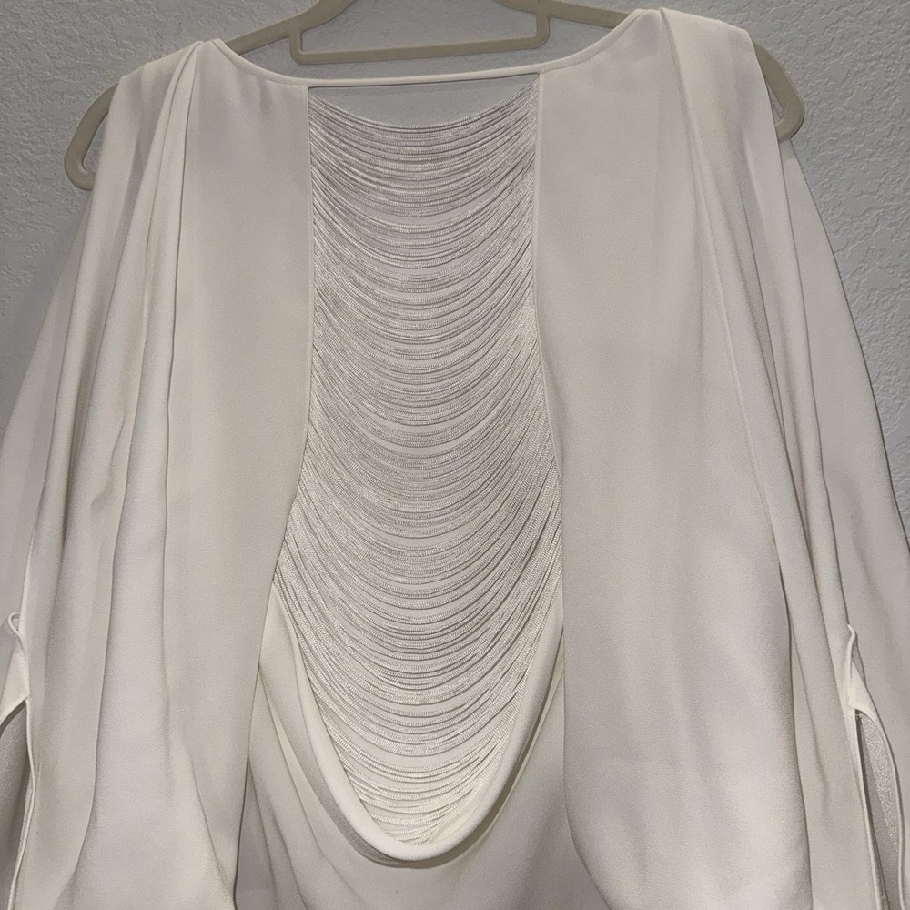 BCBG Maxazria Women's Sz M Sexy‎ Blouse White Kyleigh Fringeback Slitsleeve Top - Picture 8 of 16
